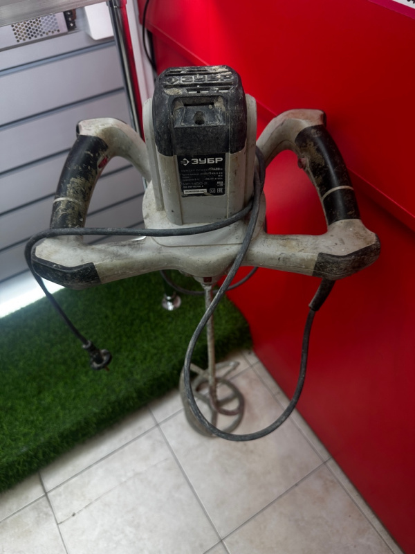 Строительный миксер Зубр  мр-1400-2