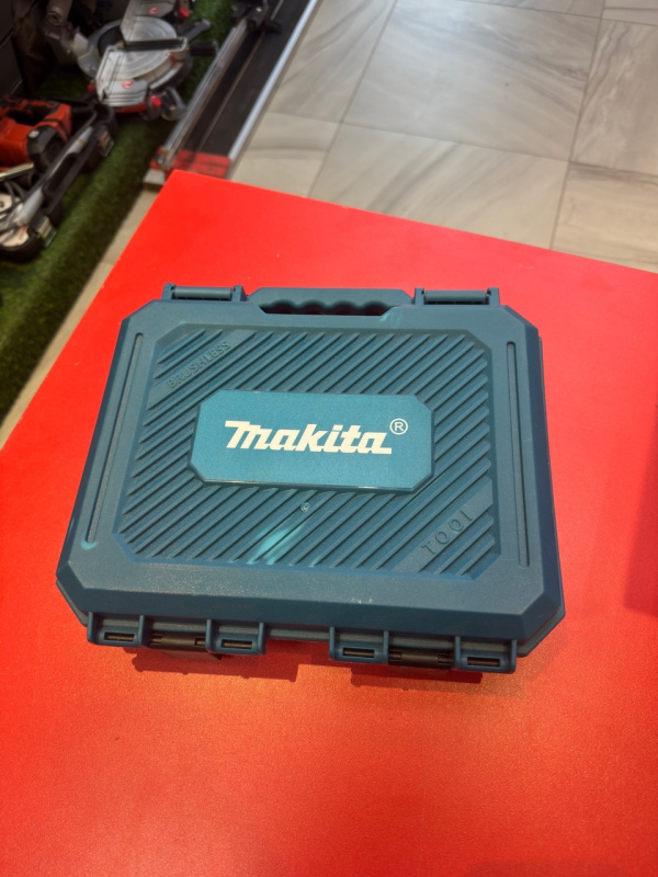 Шуруповерт Makita Не указана