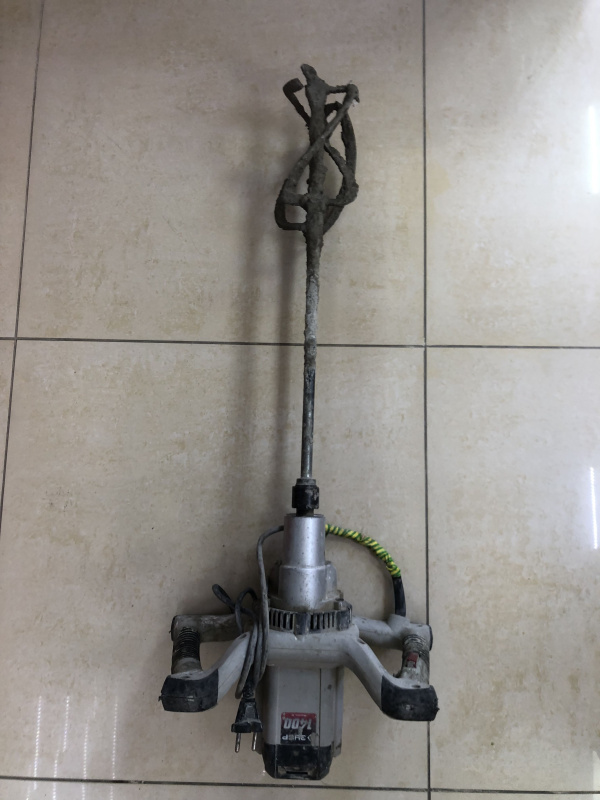 Строительный миксер Зубр МРД-1400