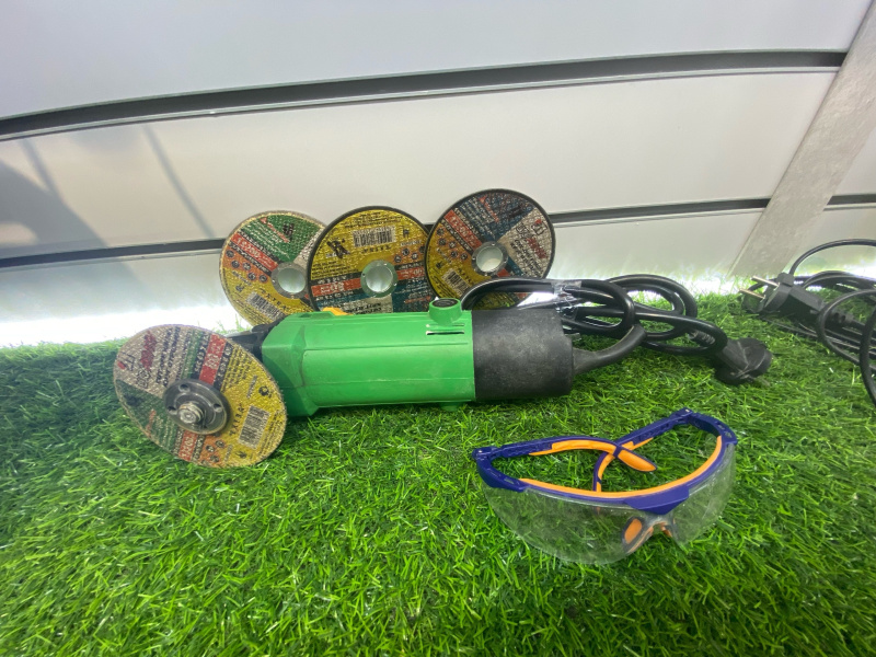 Шлифмашинка Bravo вшн-700