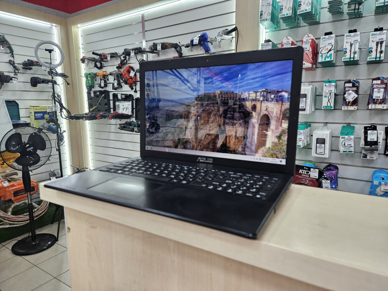 Ноутбук ASUS X522M