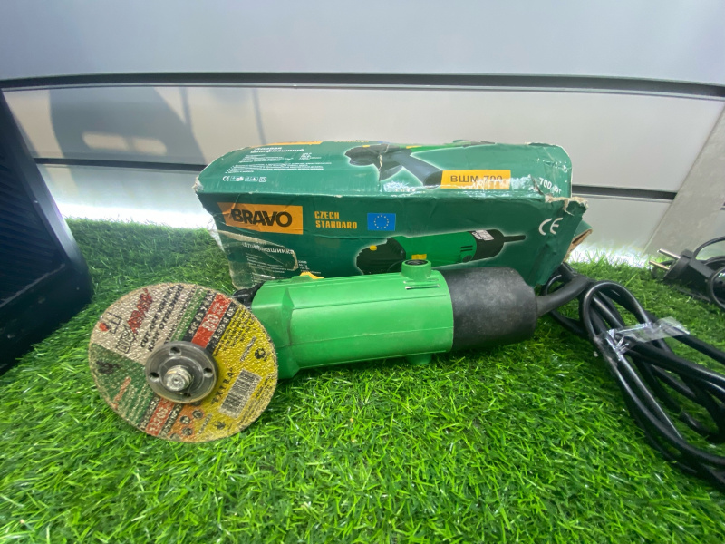 Шлифмашинка Bravo вшн-700