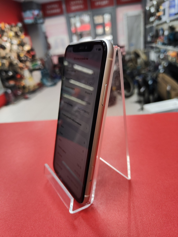 Мобильный телефон Apple iPhone 11