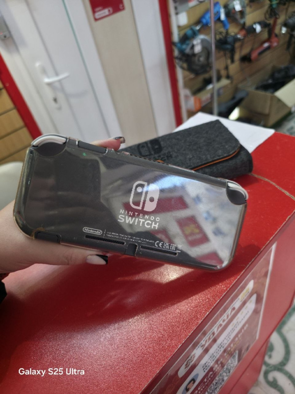 Игровая приставка Nintendo Switch HDH-001