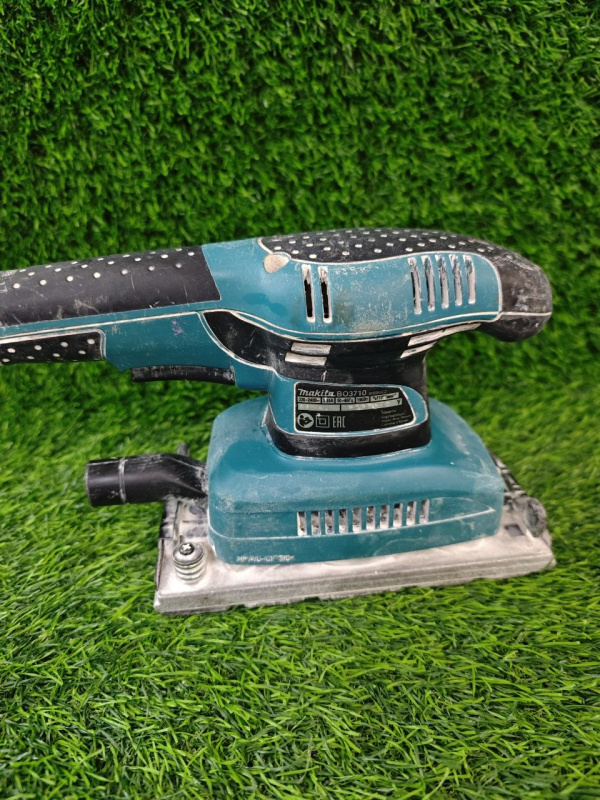 Шлифмашинка Makita BO3710