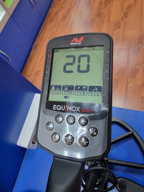 Металлоискатель Minelab EQUINOX 900