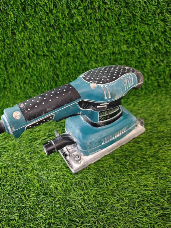 Шлифмашинка Makita BO3710